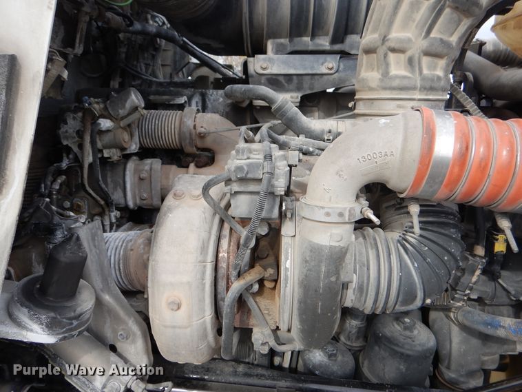 image for item DH7021 2012 Kenworth T800  semi truck