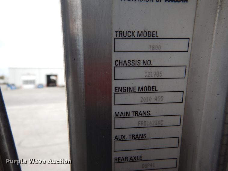 image for item DH7021 2012 Kenworth T800  semi truck