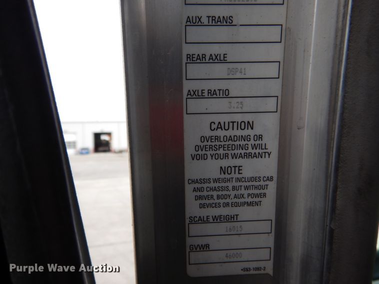 image for item DH7021 2012 Kenworth T800  semi truck