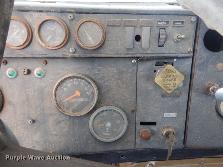 image for item DI0487 1976 International Paystar 5000  truck cab and chassis