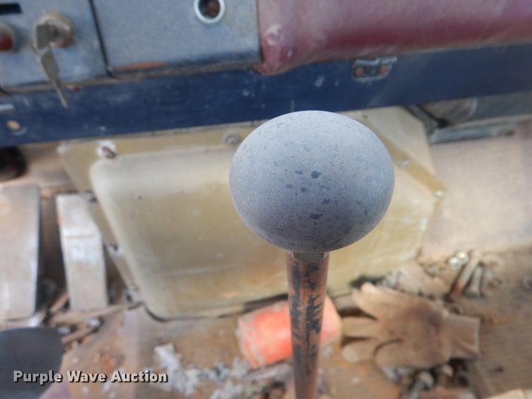 image for item DI0487 1976 International Paystar 5000  truck cab and chassis