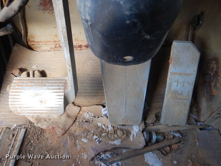 image for item DI0487 1976 International Paystar 5000  truck cab and chassis