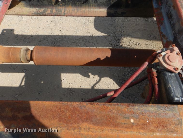 image for item DI0487 1976 International Paystar 5000  truck cab and chassis