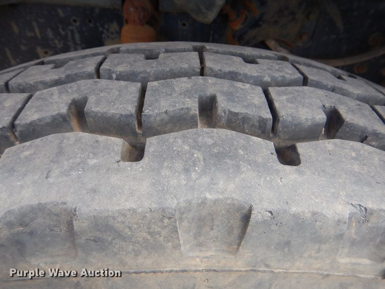 image for item DI0487 1976 International Paystar 5000  truck cab and chassis