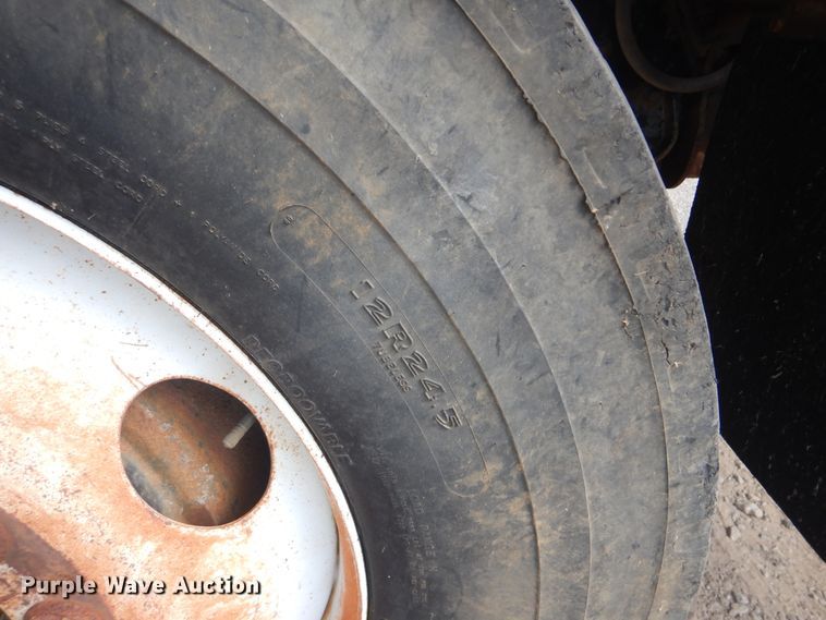 image for item DI0487 1976 International Paystar 5000  truck cab and chassis