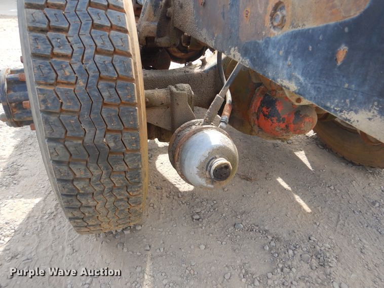 image for item DI0487 1976 International Paystar 5000  truck cab and chassis