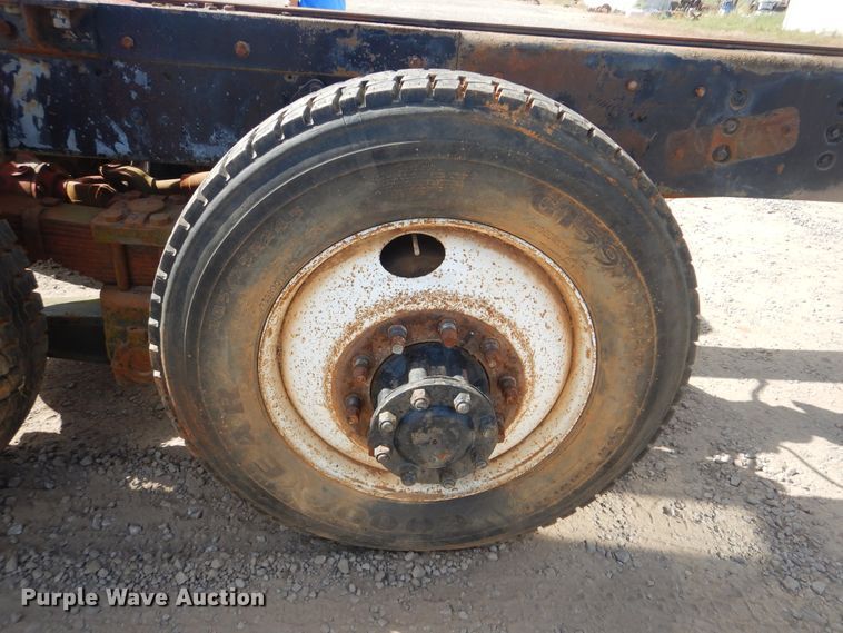 image for item DI0487 1976 International Paystar 5000  truck cab and chassis