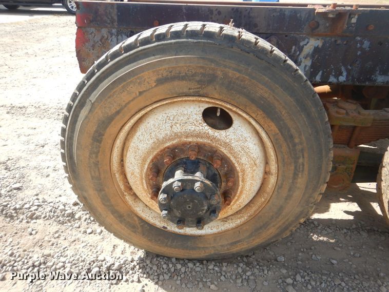 image for item DI0487 1976 International Paystar 5000  truck cab and chassis