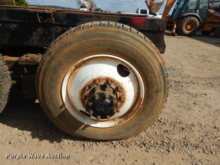 image for item DI0487 1976 International Paystar 5000  truck cab and chassis