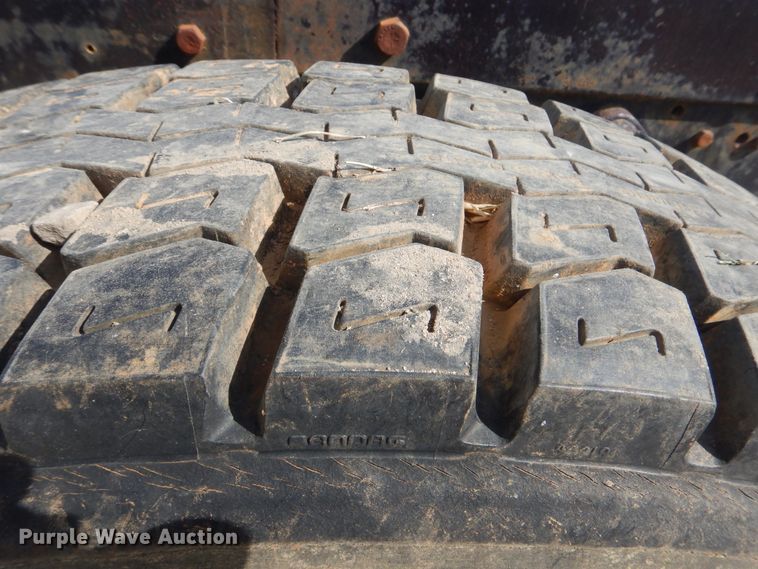 image for item DI0487 1976 International Paystar 5000  truck cab and chassis