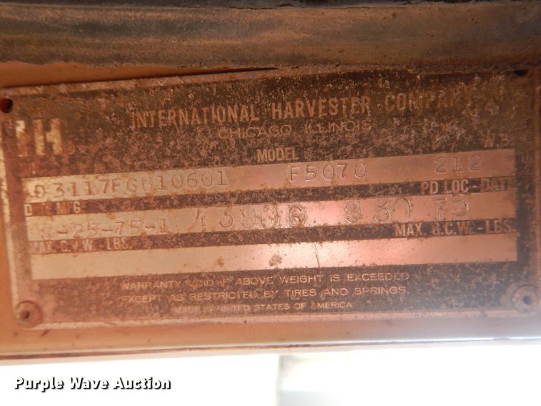 image for item DI0487 1976 International Paystar 5000  truck cab and chassis