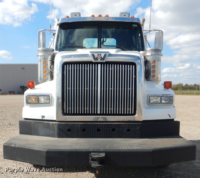 image for item DI0488 2009 Western Star 4900SA  truck cab and chassis