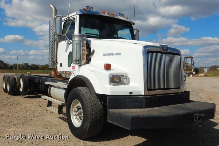 image for item DI0488 2009 Western Star 4900SA  truck cab and chassis
