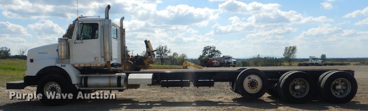 image for item DI0488 2009 Western Star 4900SA  truck cab and chassis