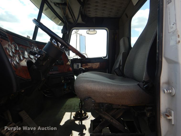 image for item DI0488 2009 Western Star 4900SA  truck cab and chassis