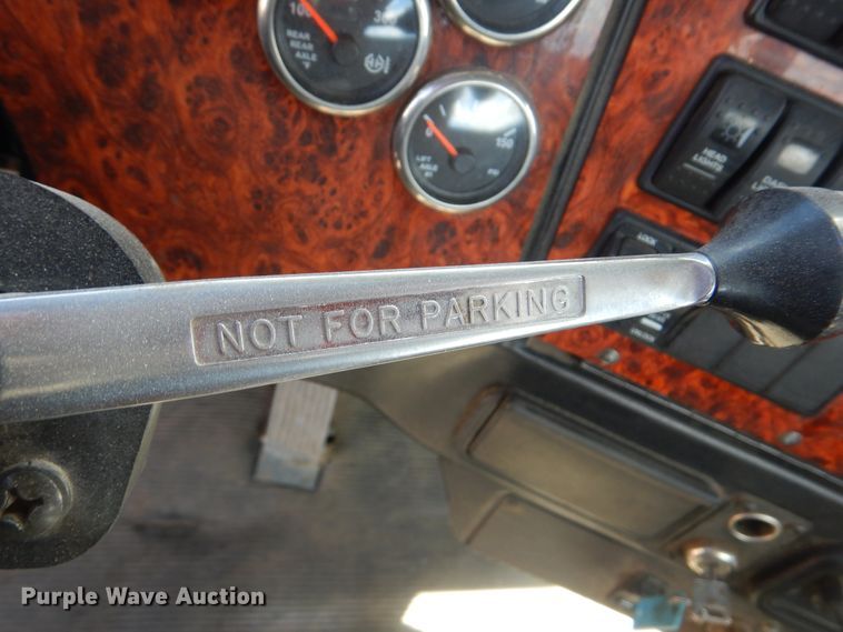 image for item DI0488 2009 Western Star 4900SA  truck cab and chassis