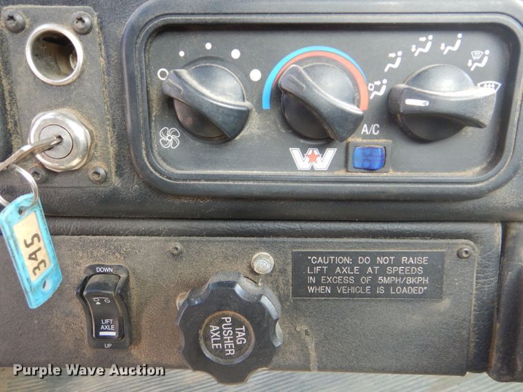 image for item DI0488 2009 Western Star 4900SA  truck cab and chassis