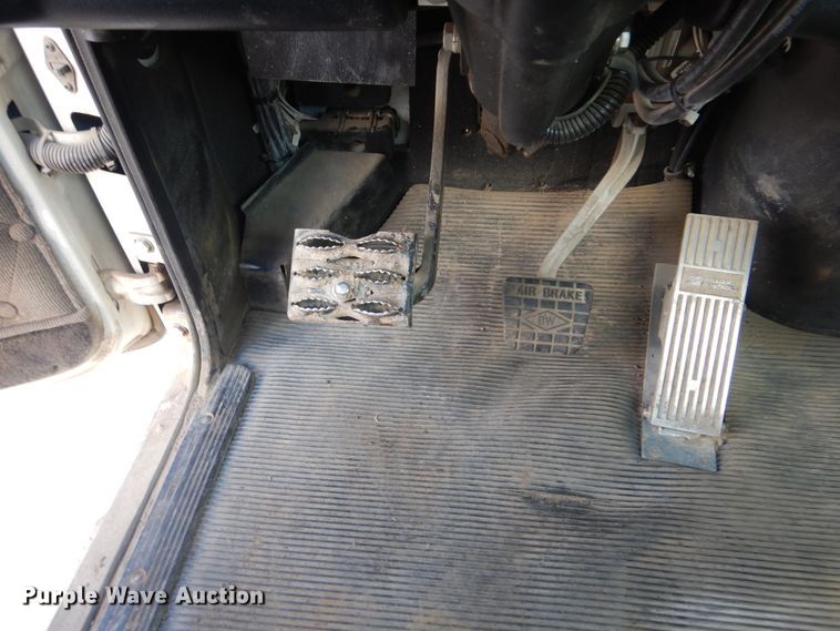 image for item DI0488 2009 Western Star 4900SA  truck cab and chassis