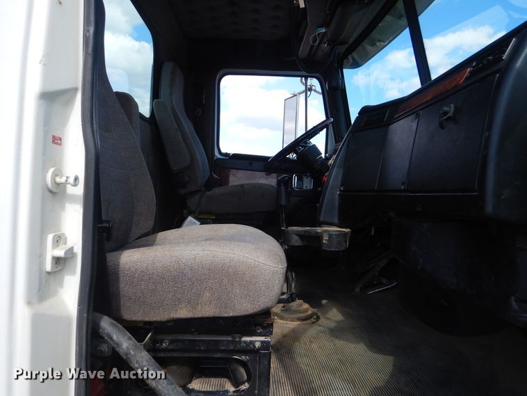 image for item DI0488 2009 Western Star 4900SA  truck cab and chassis