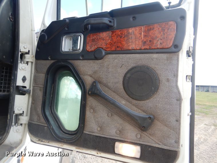 image for item DI0488 2009 Western Star 4900SA  truck cab and chassis