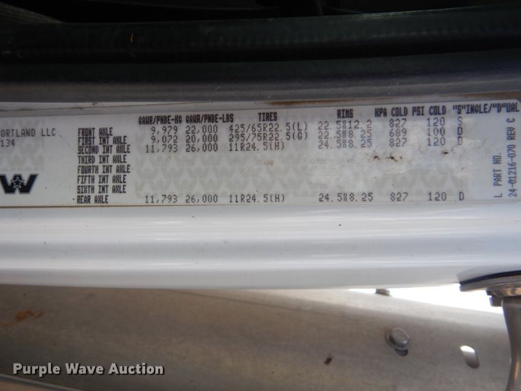 image for item DI0488 2009 Western Star 4900SA  truck cab and chassis
