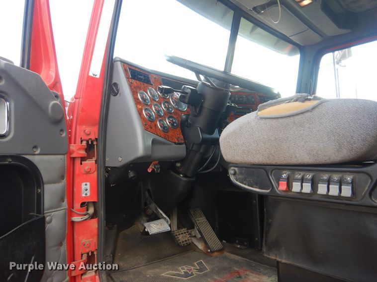 image for item DI0489 2007 Western Star 4900FA  truck cab and chassis