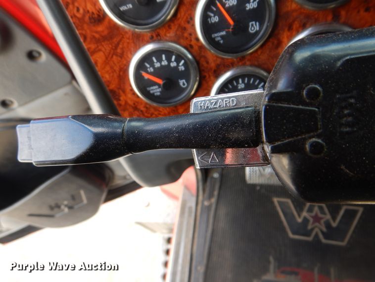 image for item DI0489 2007 Western Star 4900FA  truck cab and chassis