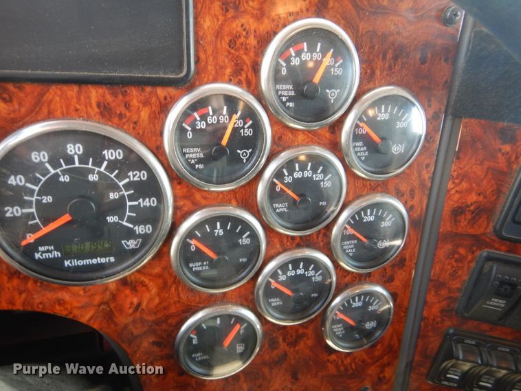 image for item DI0489 2007 Western Star 4900FA  truck cab and chassis