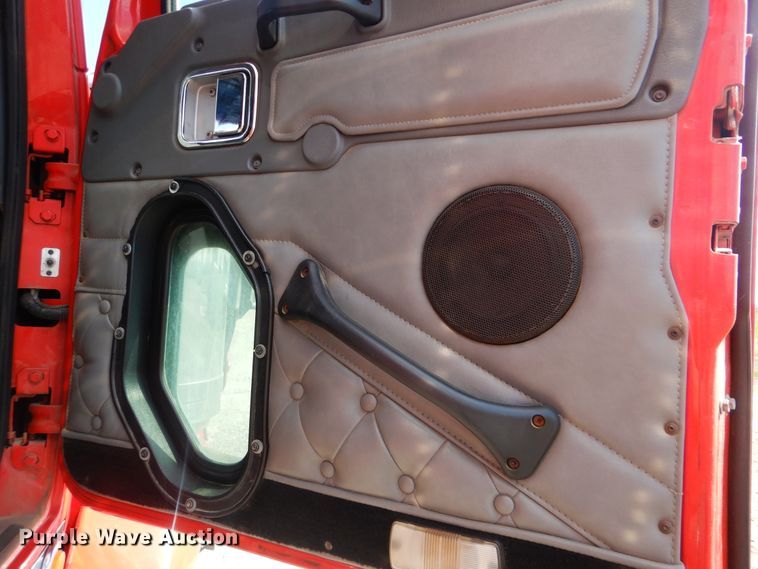 image for item DI0489 2007 Western Star 4900FA  truck cab and chassis