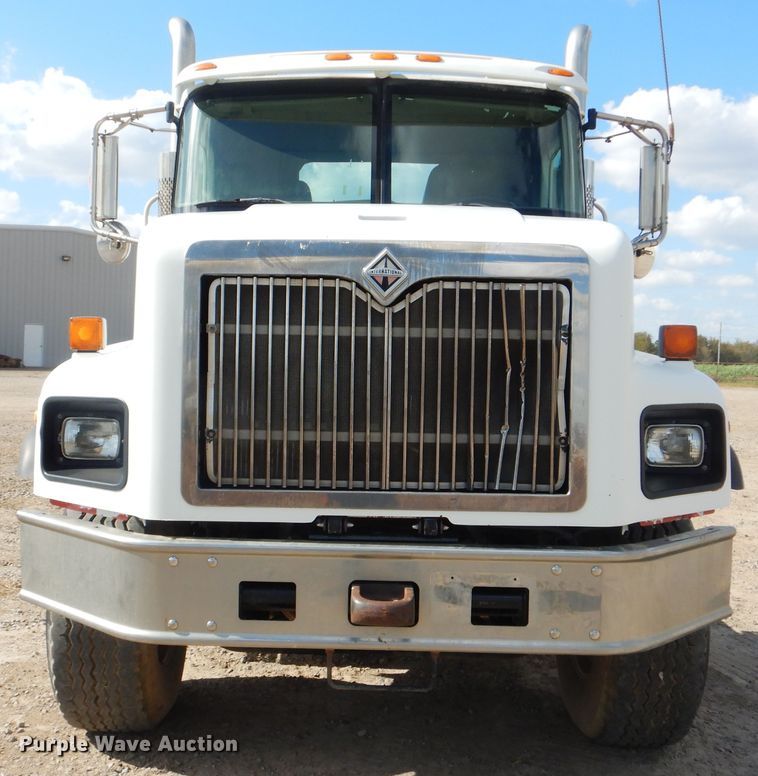 image for item DI0490 2007 International 5600i  truck cab and chassis