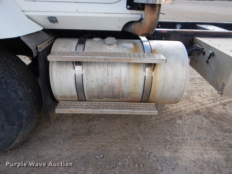 image for item DI0490 2007 International 5600i  truck cab and chassis