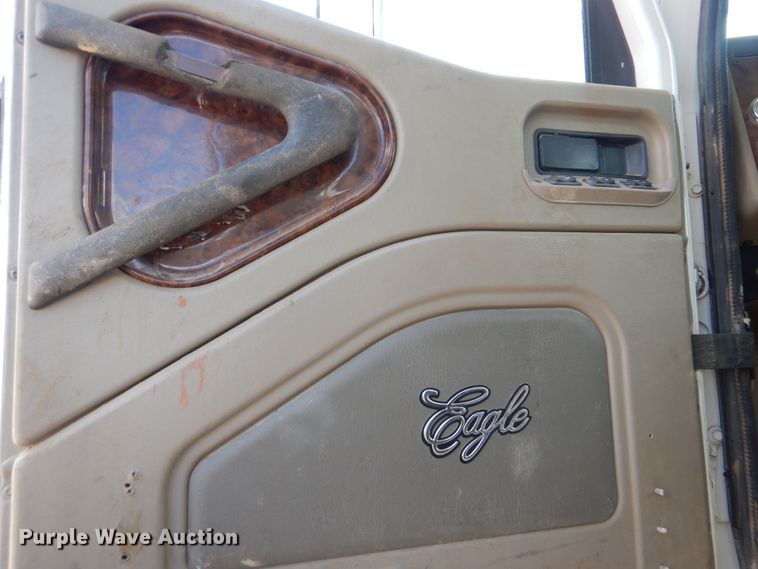 image for item DI0490 2007 International 5600i  truck cab and chassis