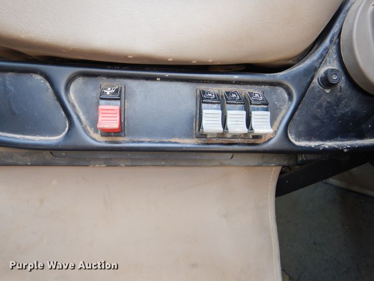 image for item DI0490 2007 International 5600i  truck cab and chassis