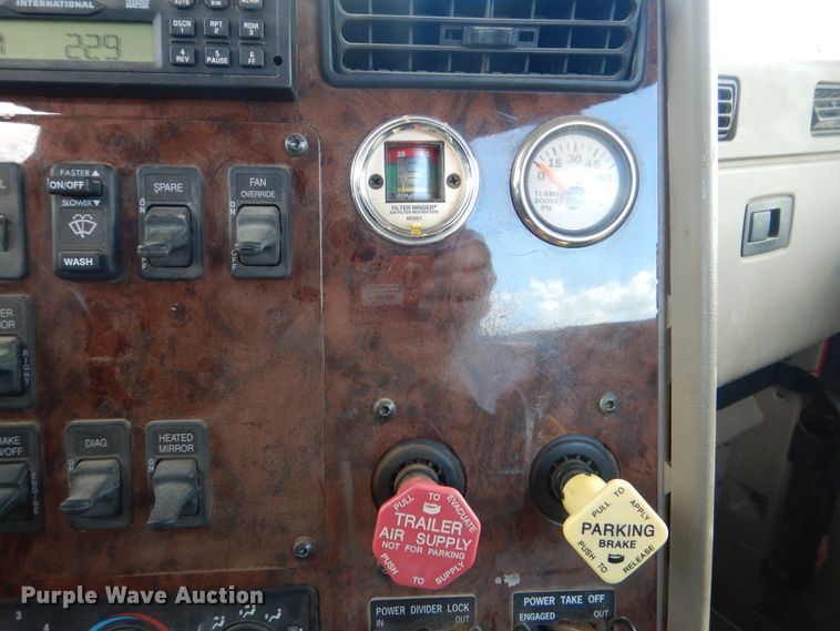 image for item DI0490 2007 International 5600i  truck cab and chassis