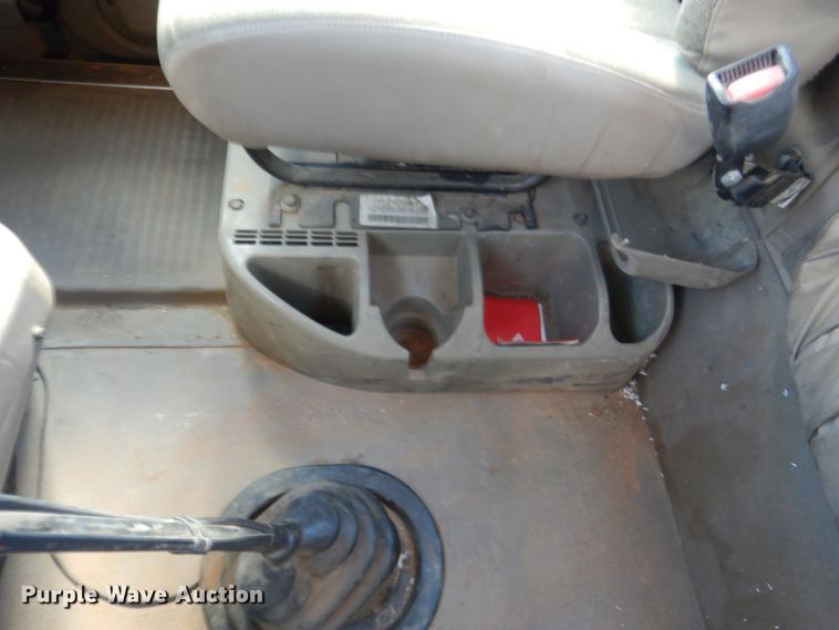 image for item DI0490 2007 International 5600i  truck cab and chassis