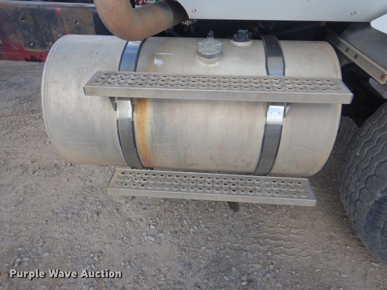 image for item DI0490 2007 International 5600i  truck cab and chassis