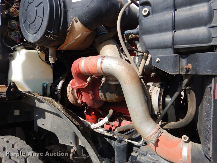 image for item DI0490 2007 International 5600i  truck cab and chassis