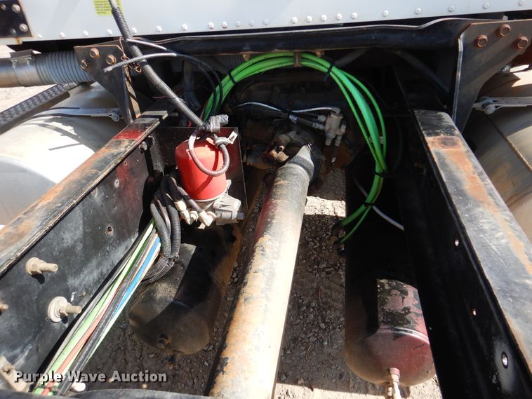 image for item DI0490 2007 International 5600i  truck cab and chassis