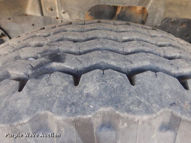 image for item DI0490 2007 International 5600i  truck cab and chassis