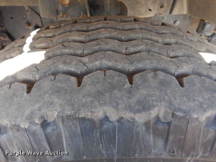 image for item DI0490 2007 International 5600i  truck cab and chassis