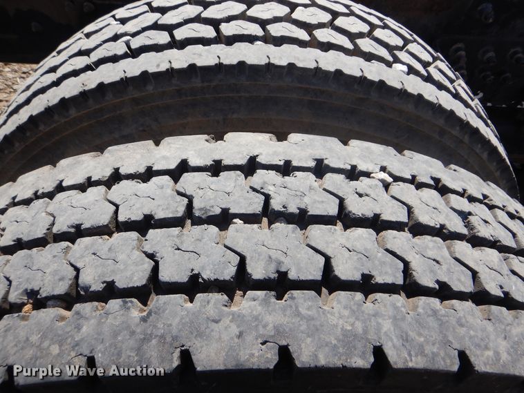 image for item DI0490 2007 International 5600i  truck cab and chassis