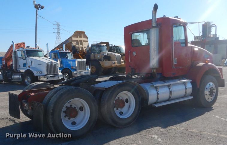 image for item DI1005 1999 Kenworth T800  semi truck