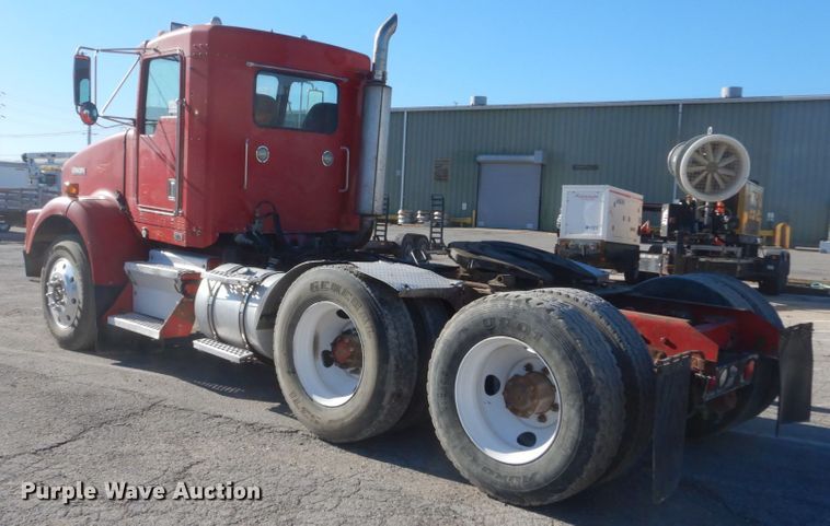 image for item DI1005 1999 Kenworth T800  semi truck