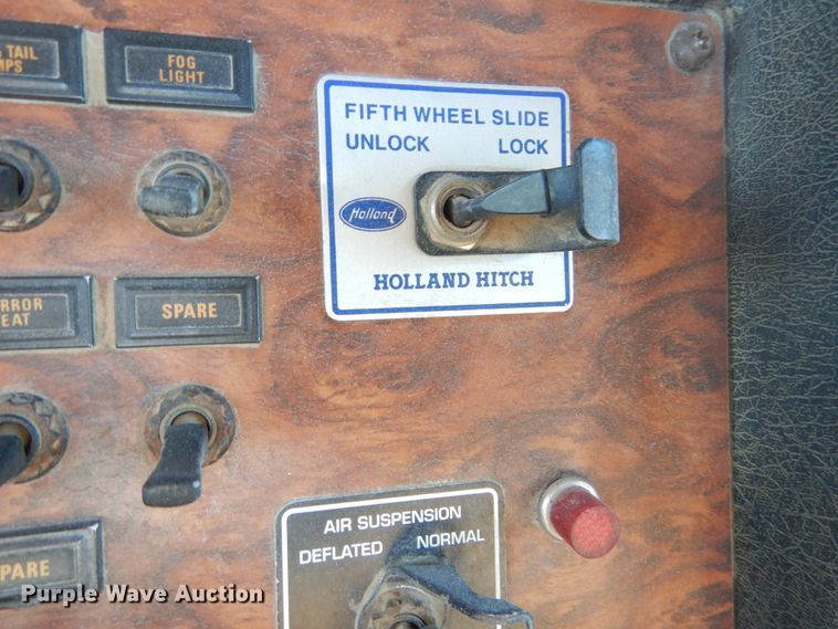 image for item DI1005 1999 Kenworth T800  semi truck