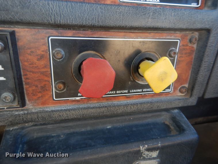 image for item DI1005 1999 Kenworth T800  semi truck