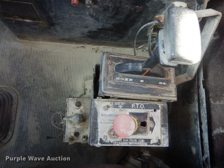 image for item DI1005 1999 Kenworth T800  semi truck