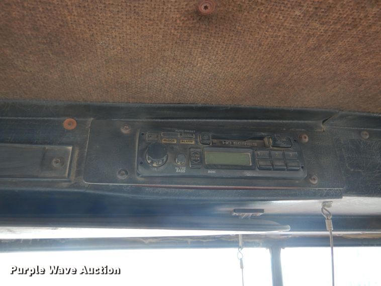 image for item DI1005 1999 Kenworth T800  semi truck