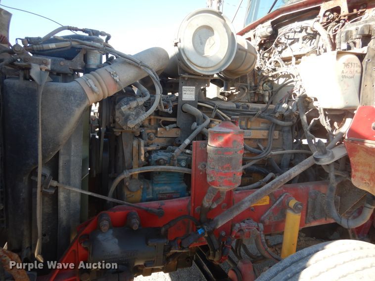 image for item DI1005 1999 Kenworth T800  semi truck