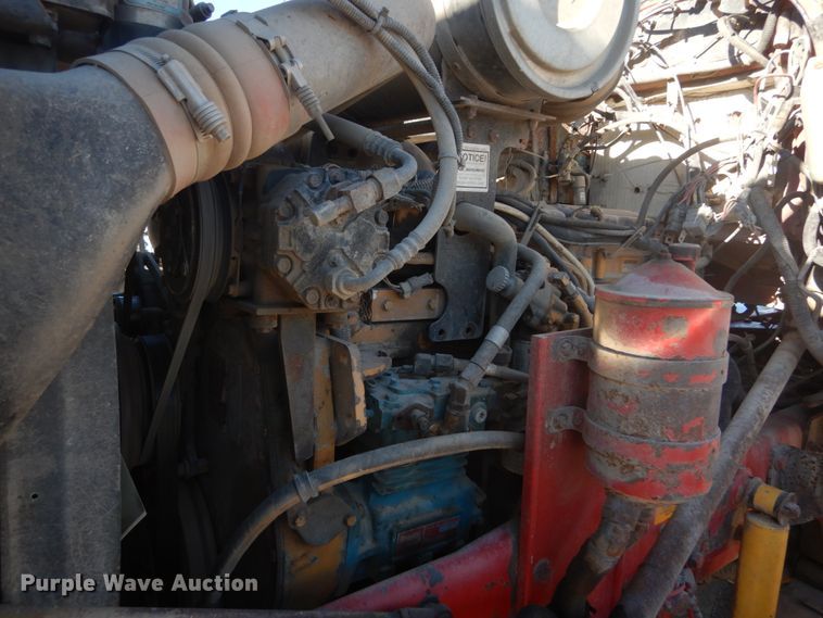 image for item DI1005 1999 Kenworth T800  semi truck