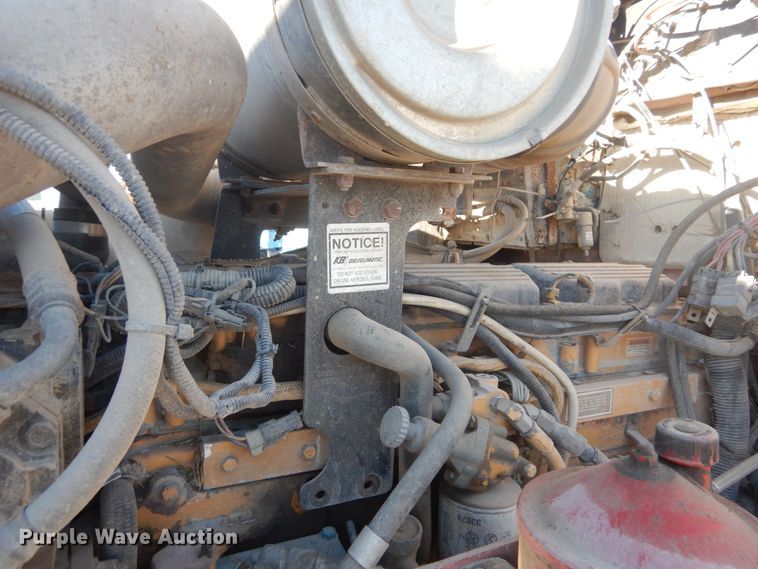 image for item DI1005 1999 Kenworth T800  semi truck